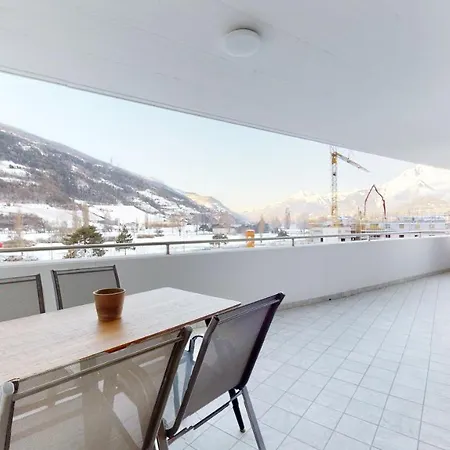 Modern And Elegant With A Nice Balcony *